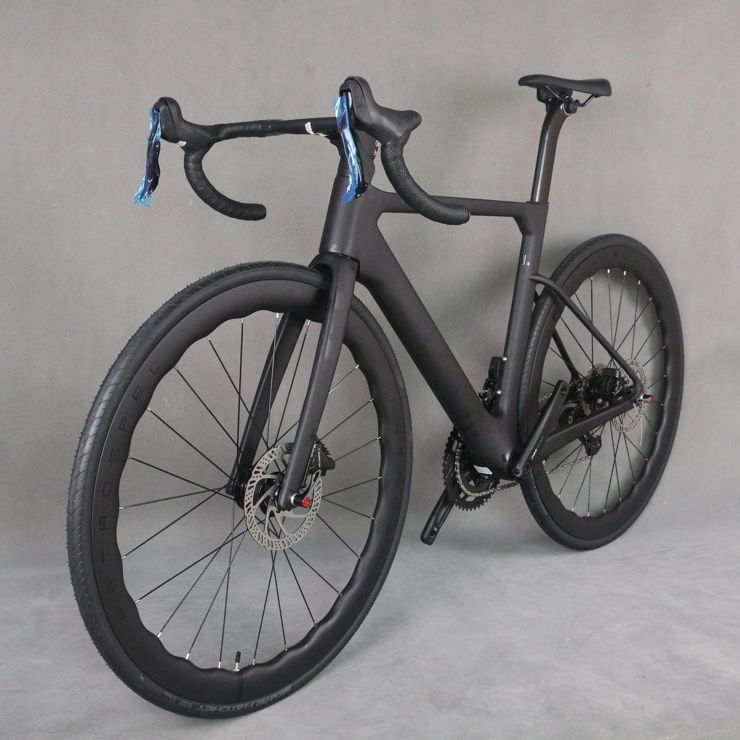 Bicicleta Ruta en cuadro de carbono, transmisión eléctica 105