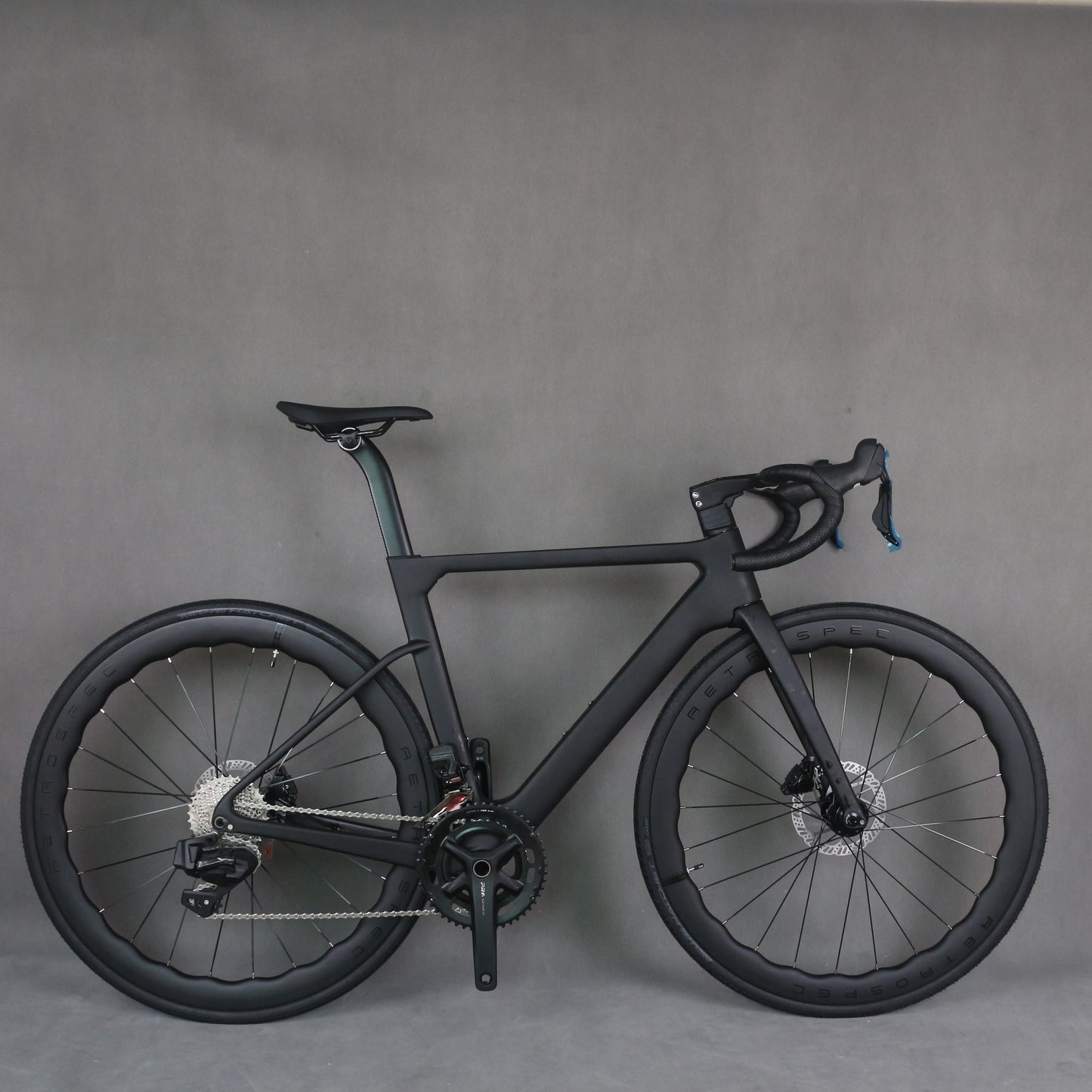 Bicicleta Ruta en cuadro de carbono, transmisión eléctica 105